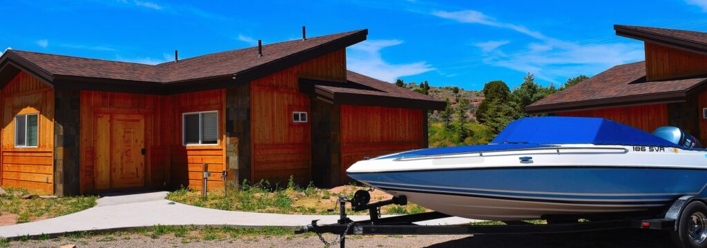 Wild Bunch Hideouts: Group Cabins for 8 to 14
